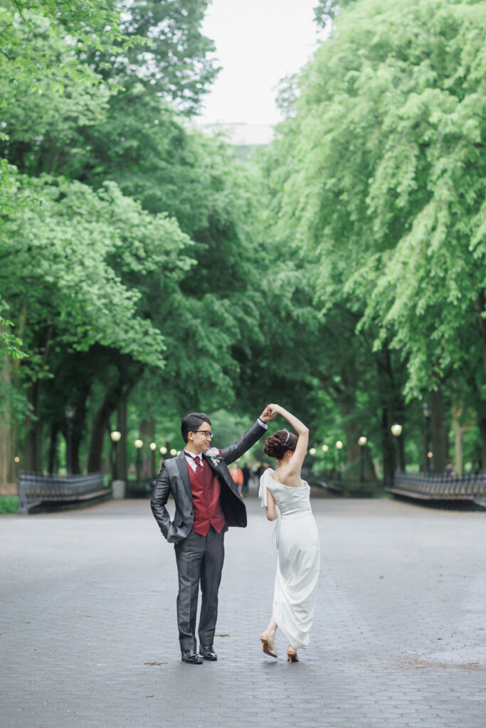 ニューヨーク前撮り/ウェディングフォト|セントラルパークで踊る花嫁。