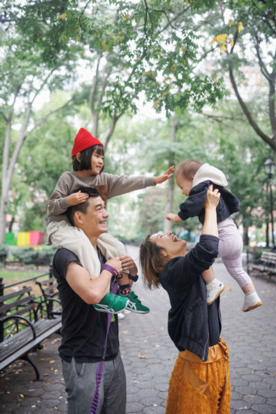 ニューヨークのファミリーフォト/ユニオンスクエアでご家族の記念写真。