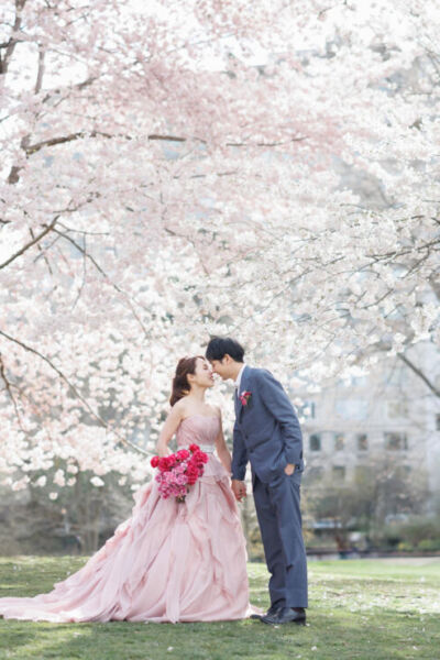 ニューヨークの後撮り/フォトウェディング｜満開の桜の下の花嫁と花婿
