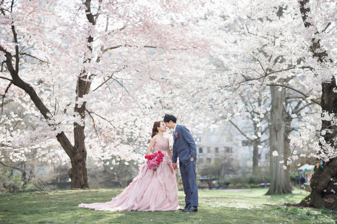 ニューヨークの後撮り/フォトウェディング｜満開の桜の下の花嫁と花婿