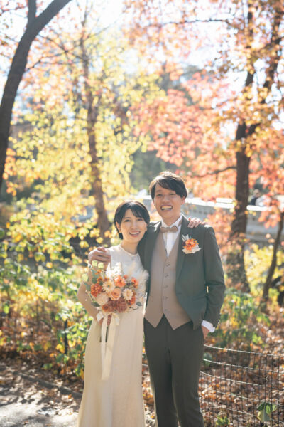 ニューヨークでウェディングフォト|前撮り/セントラルパークの秋景色を背景に。