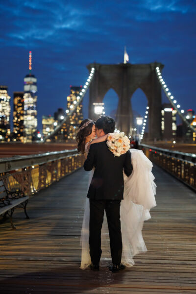 ニューヨークの前撮り/ウェディングフォト|ブルックリンブリッジで夜景を背景に。