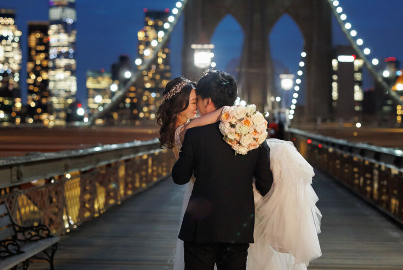 ニューヨークの前撮り/ウェディングフォト|ブルックリンブリッジで夜景を背景に。