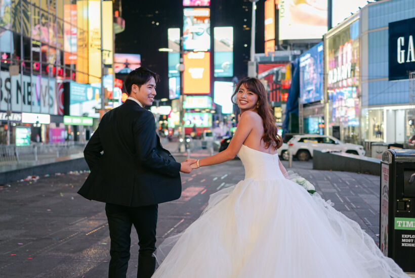 ニューヨーク前撮り|ウェディングフォト/チュールがエアリーはウェディングドレス。