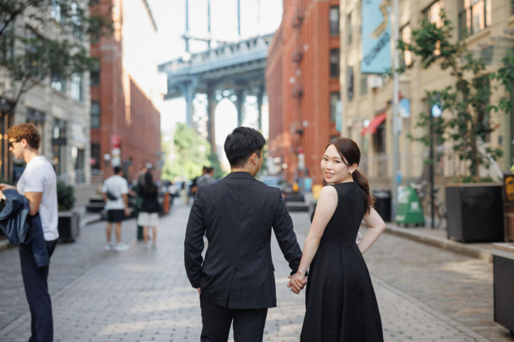 ニューヨークの前撮りウェディングフォト/衣装チェンジして黒いドレスに。