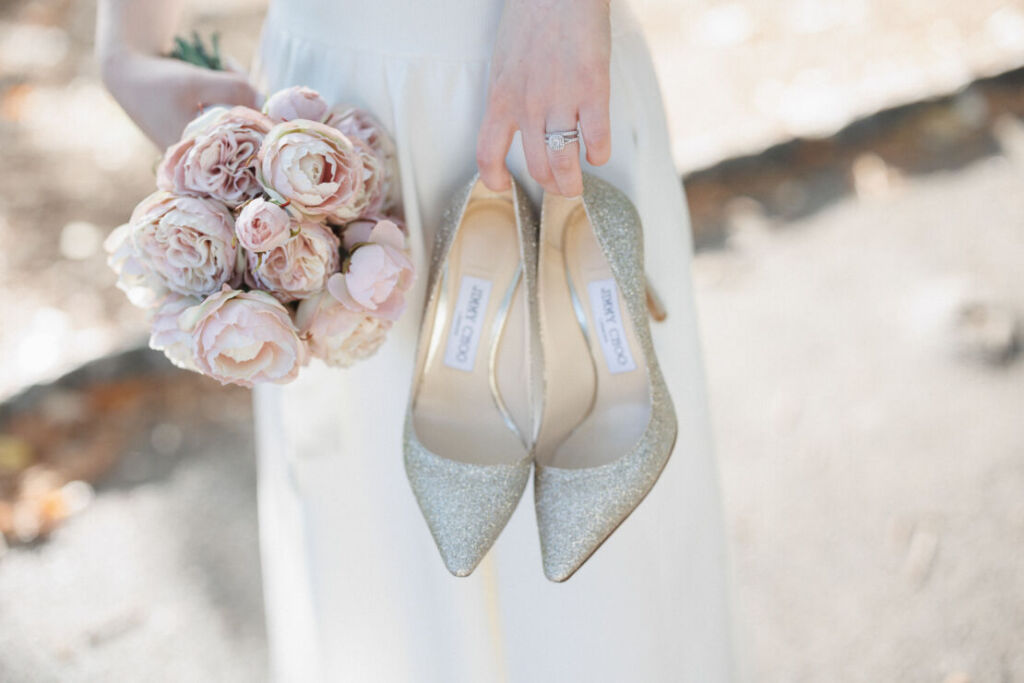 ニューヨークの前撮りウェディングフォト/JIMMYCHOOのウェディングシューズ。