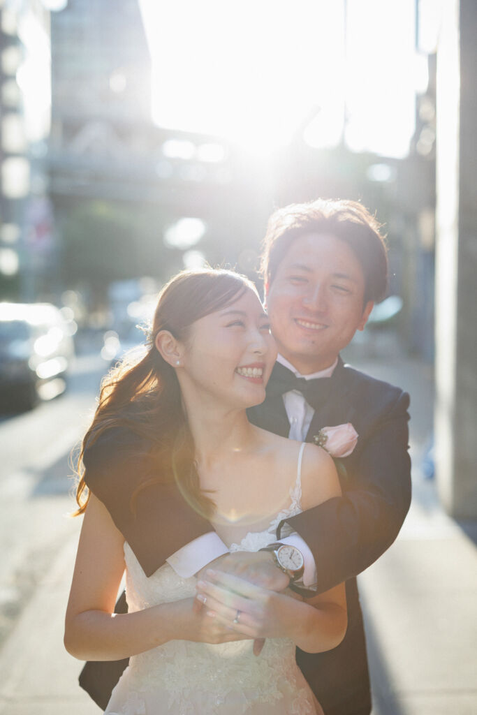 ニューヨークのウェディングフォト|前撮り/朝日が降り注ぐ、穏やかな光景。