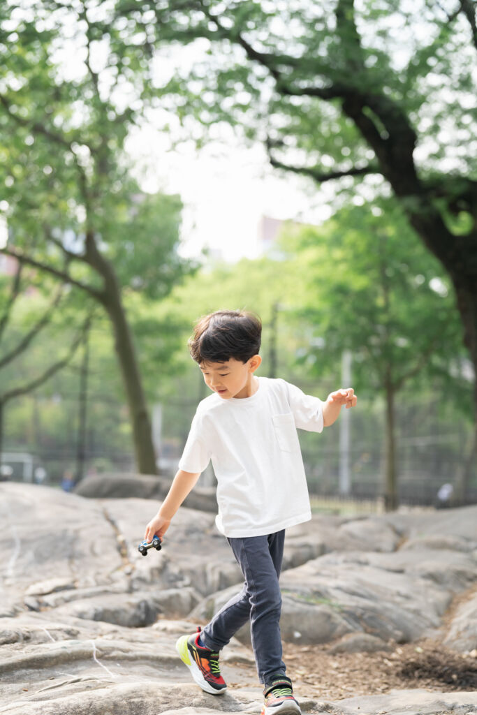 ニューヨークでファミリーフォト/公園でのびのびと遊ぶ息子くん。