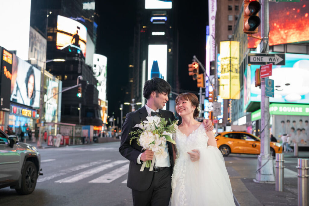 ニューヨークの前撮り|ウェディングフォト/タイムズスクエアの夜景前撮り。