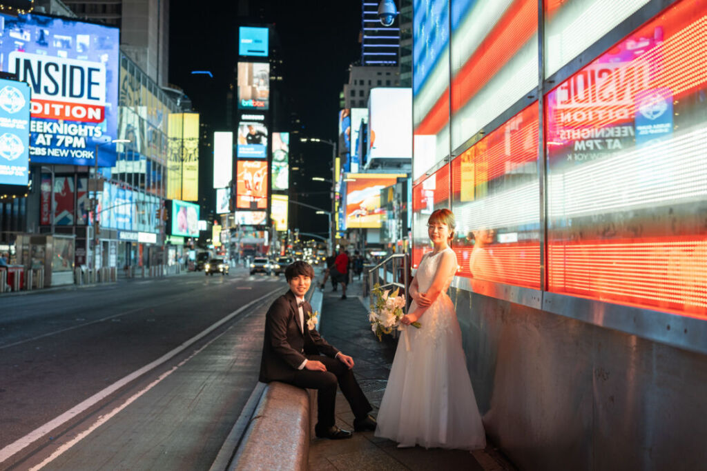ニューヨークの前撮り|ウェディングフォト/タイムズスクエアのネオンに照らされて。