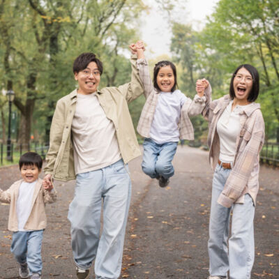 しっとり初秋のニューヨークで、家族旅行のファミリーフォト