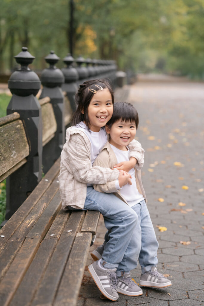 ニューヨークでファミリーフォト/お姉ちゃんと弟くんの２ショット。