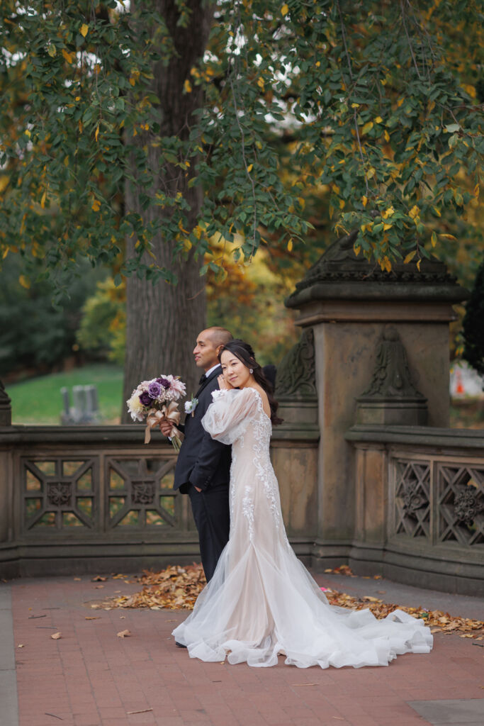 ニューヨークでウェディングフォト|前撮り/セントラルパークのベセスダテラスにて。