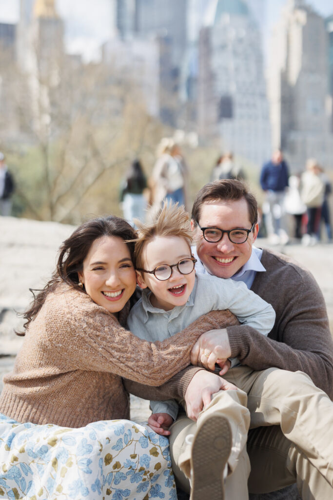 ニューヨークのファミリーフォト/成長した男の子とパパとママ。