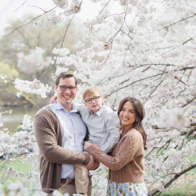 ニューヨークのファミリーフォト:桜でいっぱいのチェリーヒルで