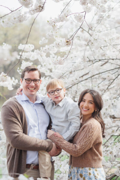 ニューヨークでファミリーフォト:満開の桜と一緒に。