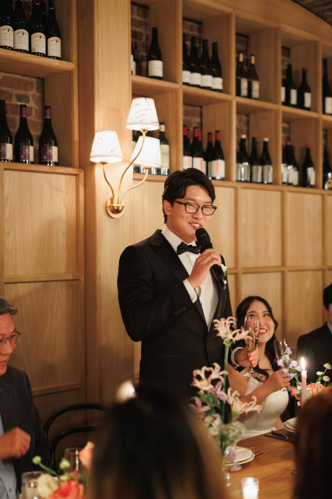 NYウェディングフォト|前撮り/始まりのあいさつをする花婿様。