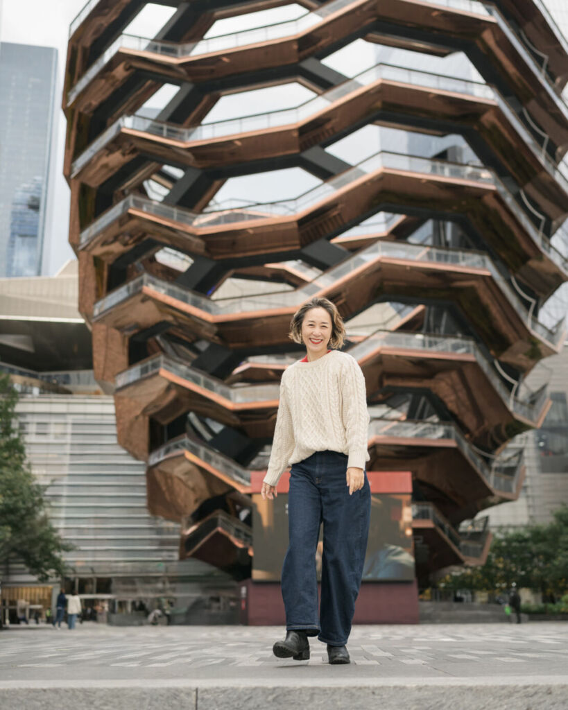 ニューヨーク・ハドソンヤードの都市景観と人物ポートレート