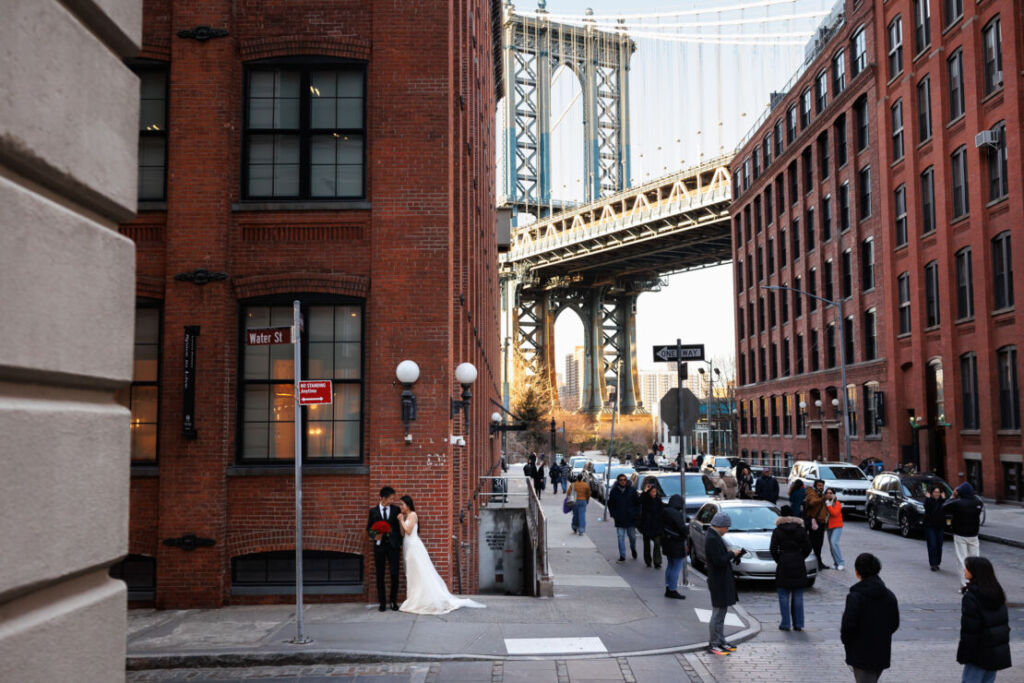 ニューヨークで後撮り/フォトウェディング|ワシントンストリートの街角にて。