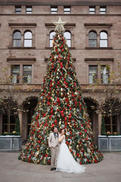 ニューヨーク前撮り|ウェディングフォト/クリスマスつっりーを背景に。