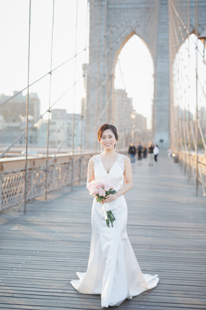 ニューヨークで前撮り|ウェディングフォト/ソフトマーメイドのウェディングドレス。