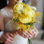 ニューヨークでフォトウェディング|前撮り/黄色いウェディングブーケ。